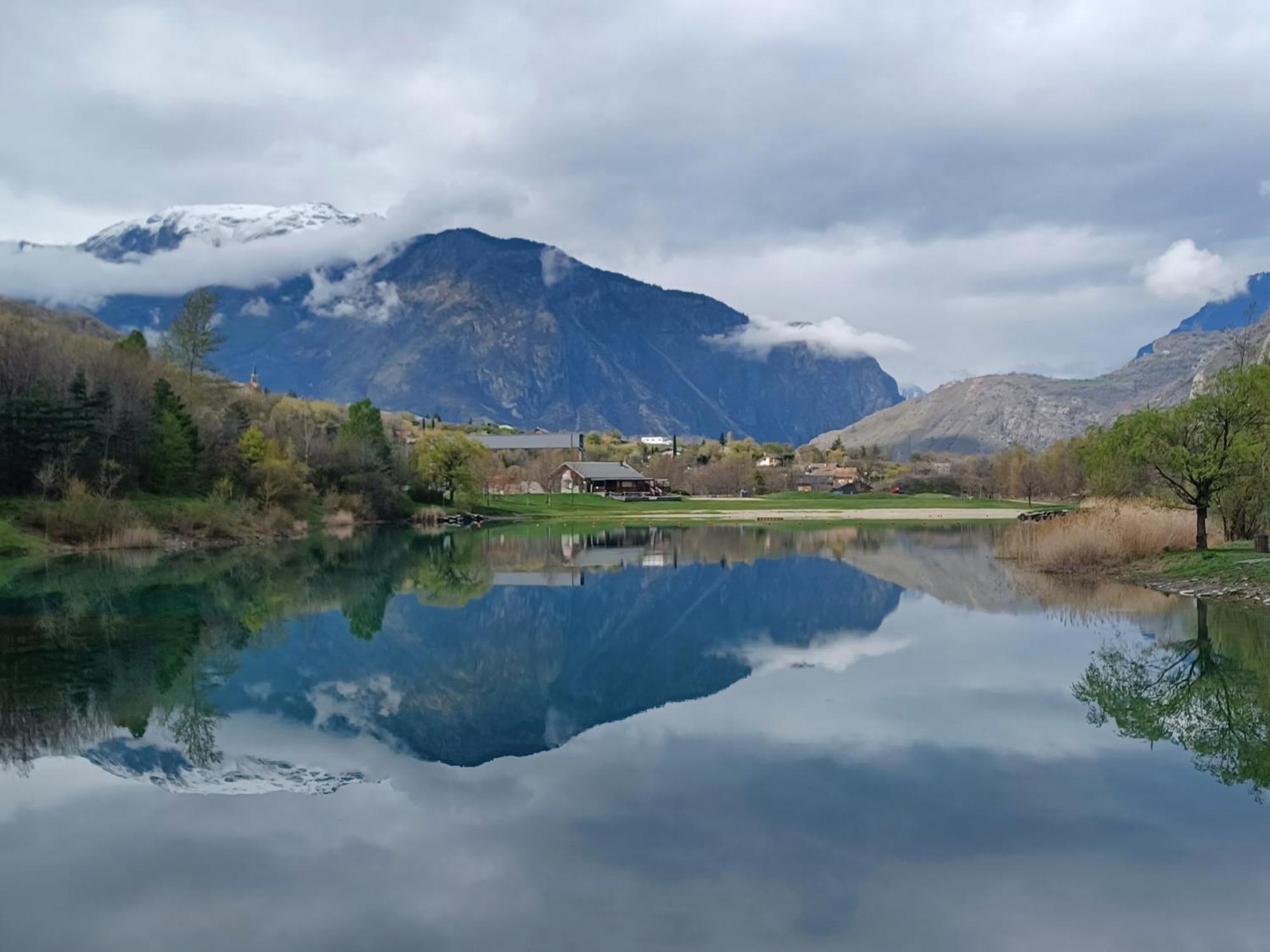 Villargondran, Les Magnifiques Cols De Maurienne Garage Motos, Velos 객실 사진